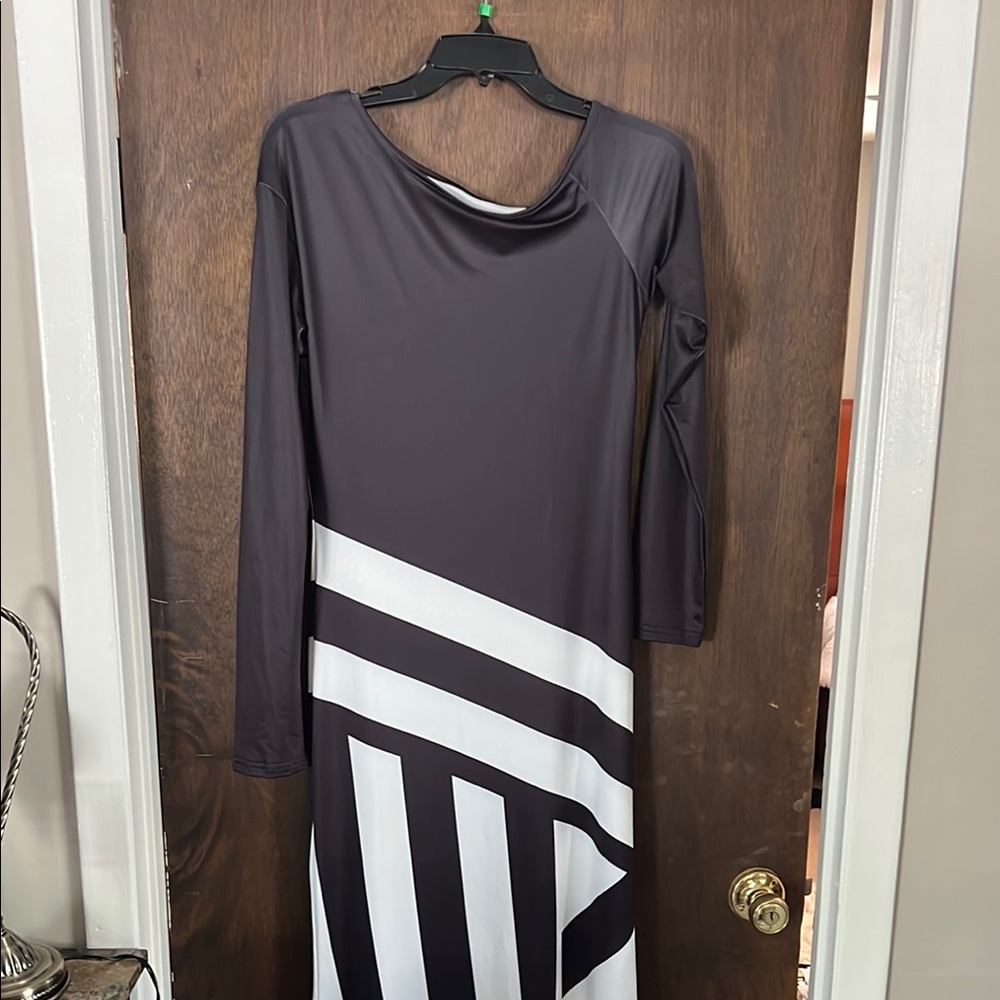 Elegant Black and White Long Sleeve Dress